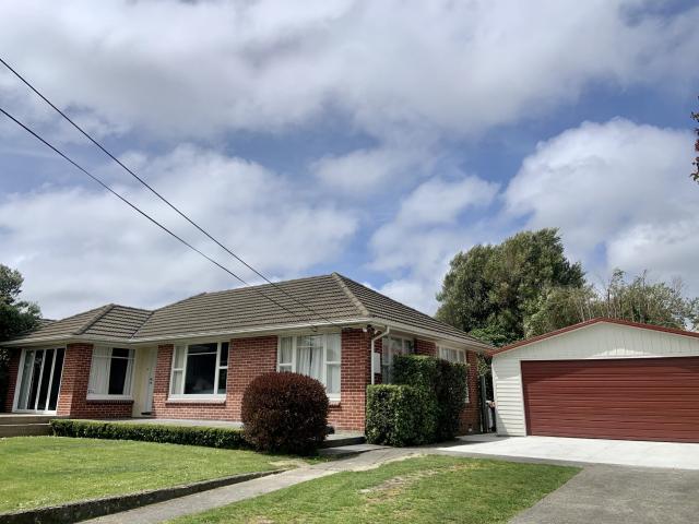 House for rent in Chaslands, Canterbury