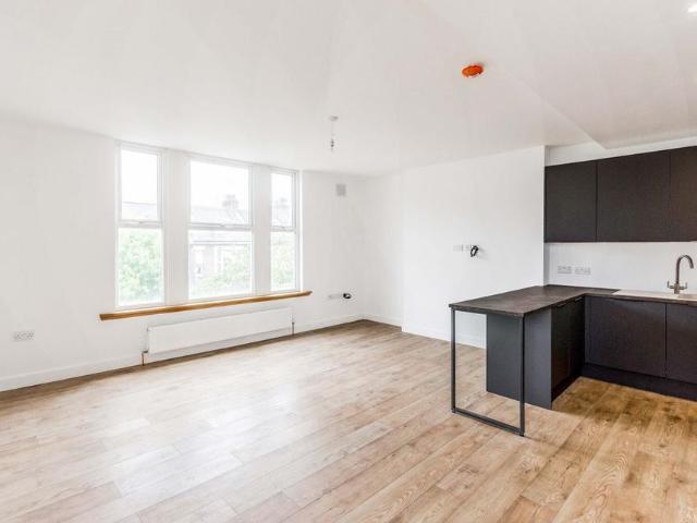 House for rent in Brownswood Park, Stoke Newington