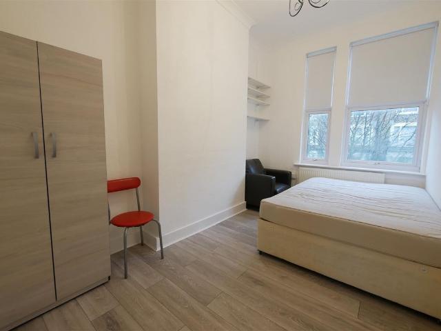 Apartment for rent in Brownswood Park, Stoke Newington