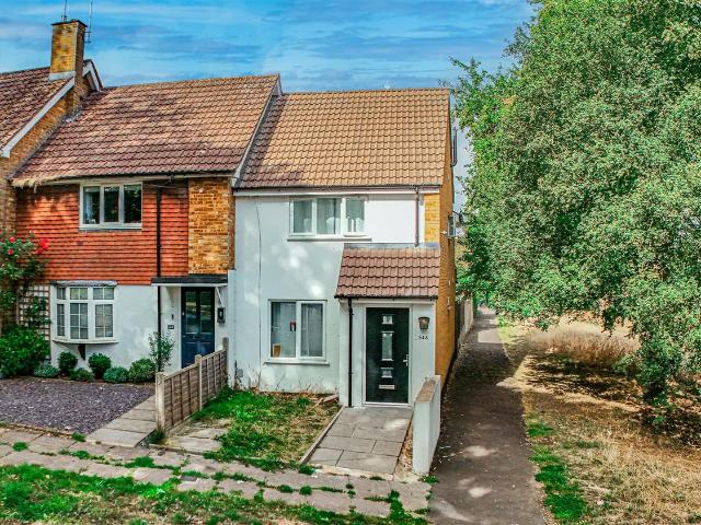 House for rent in Pouchen End, Hertfordshire