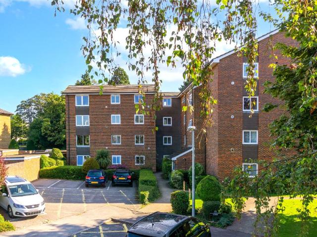 Apartment for rent in Reigate, Reigate and Banstead