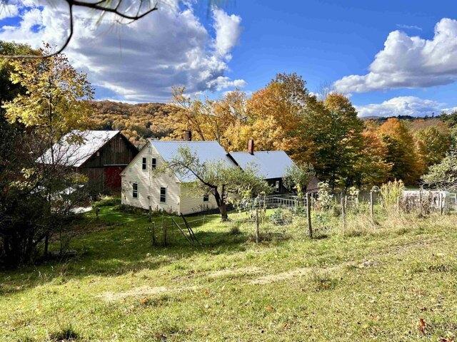 House for sale in Peacham, Caledonia County