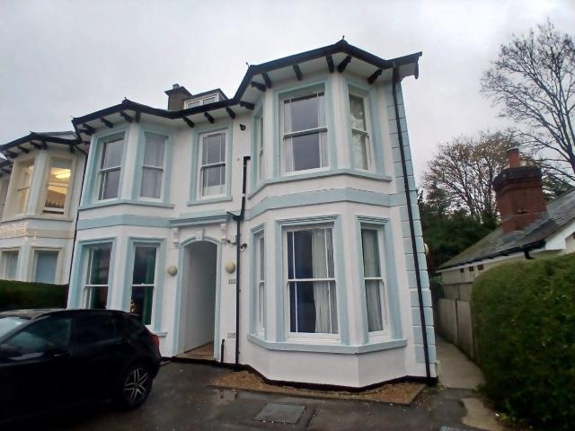 Apartment for rent in Red Hill, Surrey
