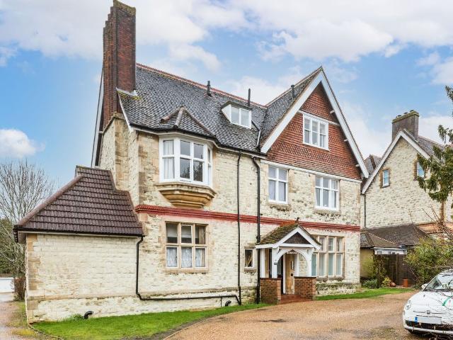 Apartment for rent in Red Hill, Surrey