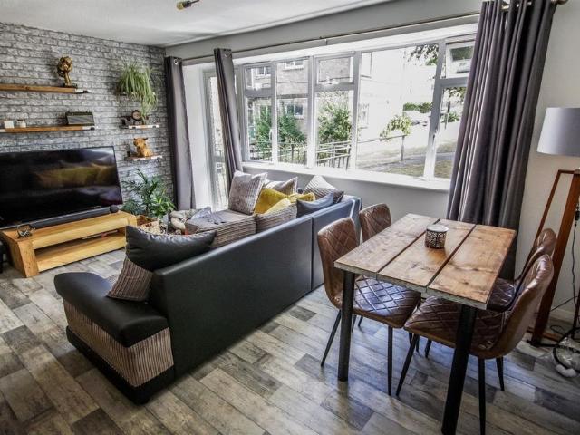 Apartment for rent in Dursley, School House