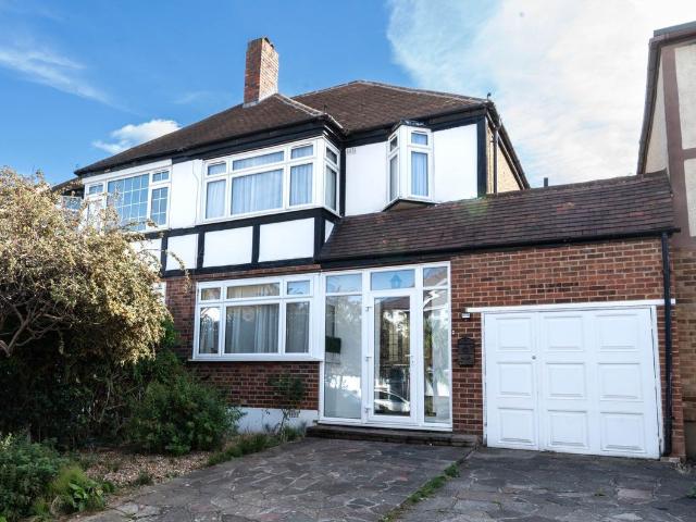 House for rent in Royal Borough of Kingston upon Thames, Greater London