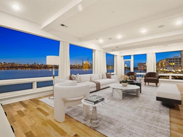 Condo for sale in Edgewater, New Jersey