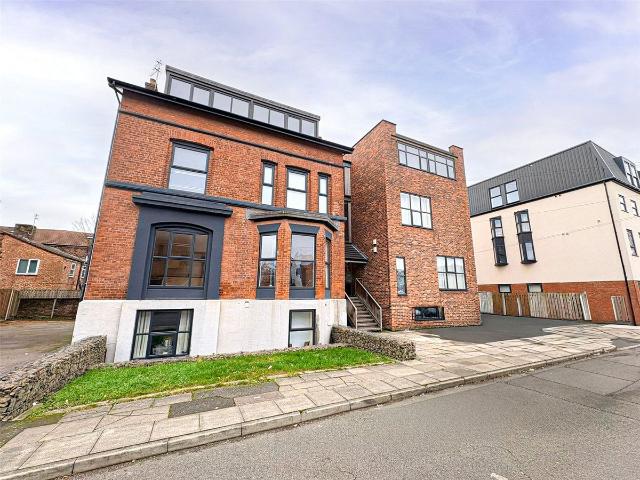 Apartment for rent in Calderstones