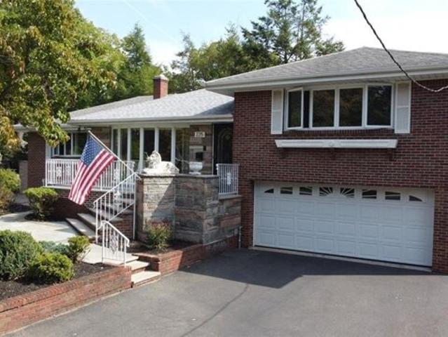 House for sale in Harrington Park, New Jersey