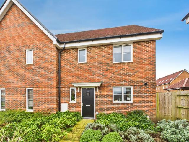House for rent in Kilnwood Vale, Horsham