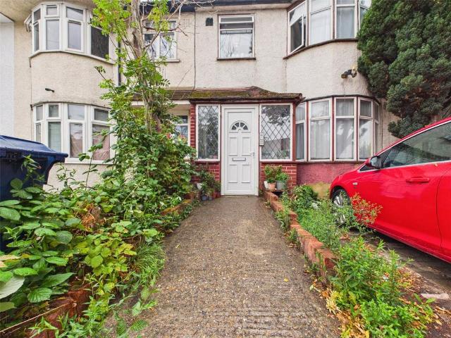 Apartment for rent in London Borough of Ealing, Greenford