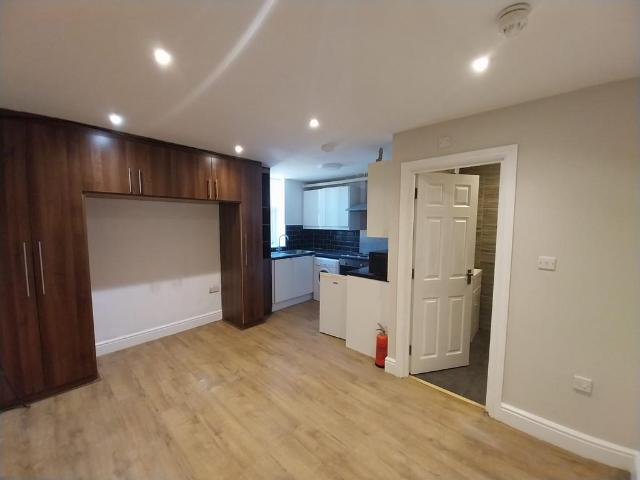 Apartment for rent in London Borough of Ealing, Greater London