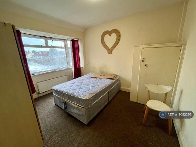 Apartment for rent in London Borough of Ealing, Greenford