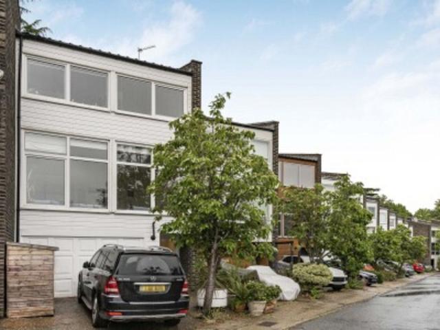 House for rent in London Borough of Merton, Greater London