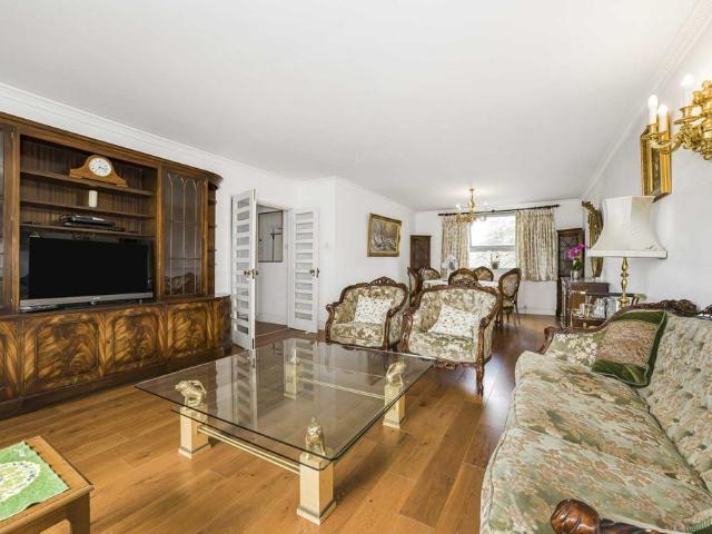 Apartment for rent in Kensington, Greater London