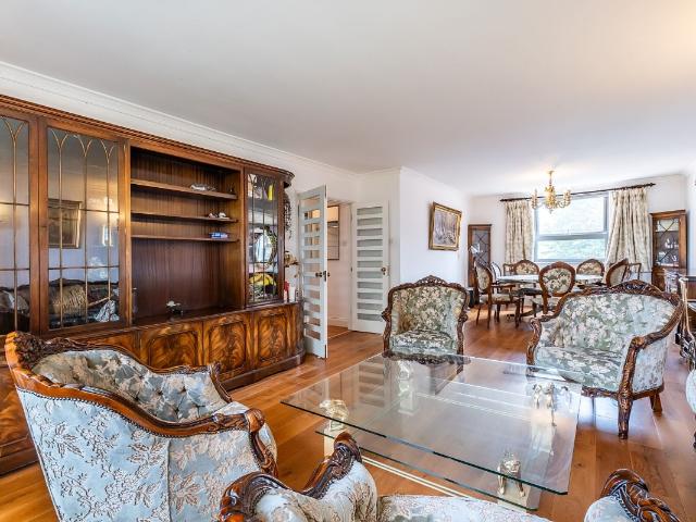 Apartment for rent in Kensington, Greater London