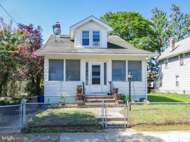 House for sale in Gloucester City