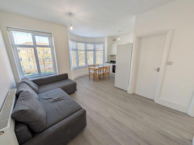 Apartment for rent in Golders Green, Isle Of Man