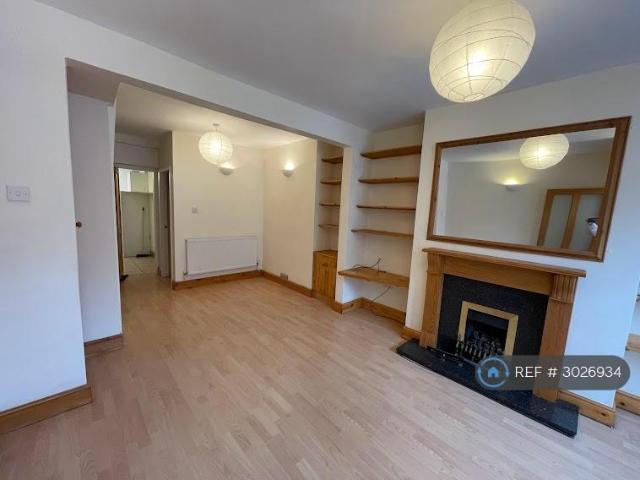 House for rent in Calderstones