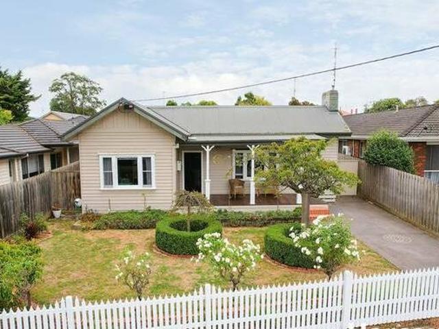 House for sale in Victoria