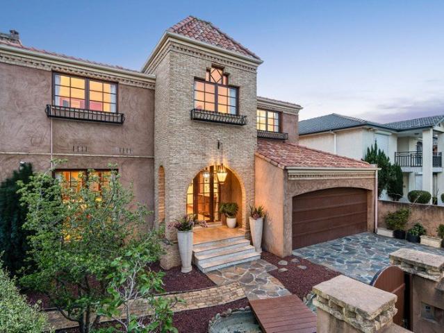 House for sale in Avondale Heights, Melbourne