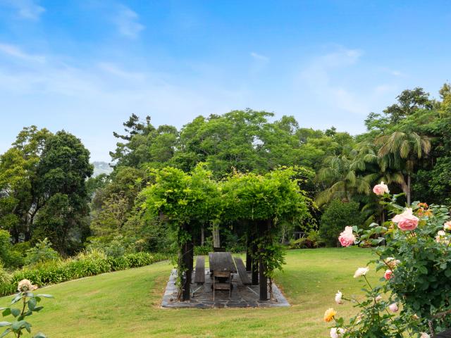Cottage for sale in Tamborine Mountain, Queensland