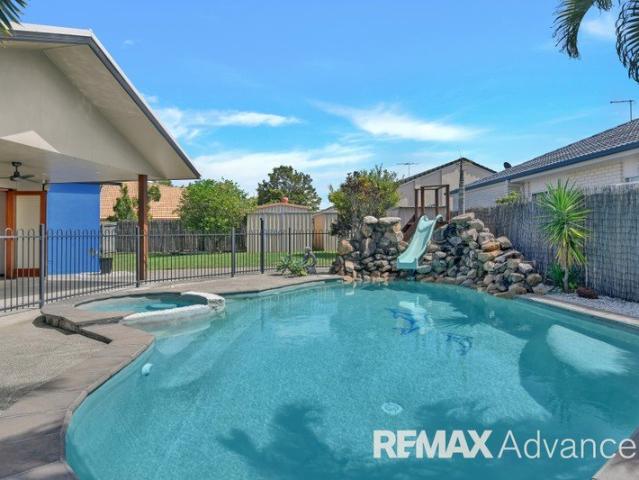 House for sale in Banksia Beach, Greater Brisbane