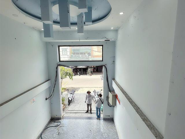 Nhà mặt phố bán