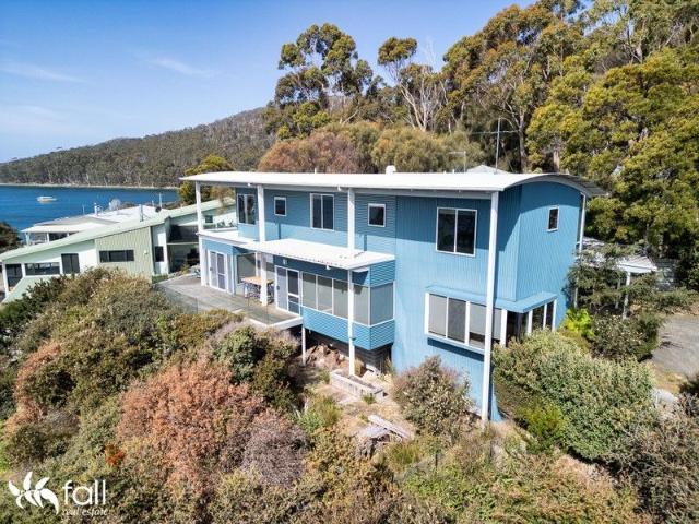 House for sale in Adventure Bay, Tasmania