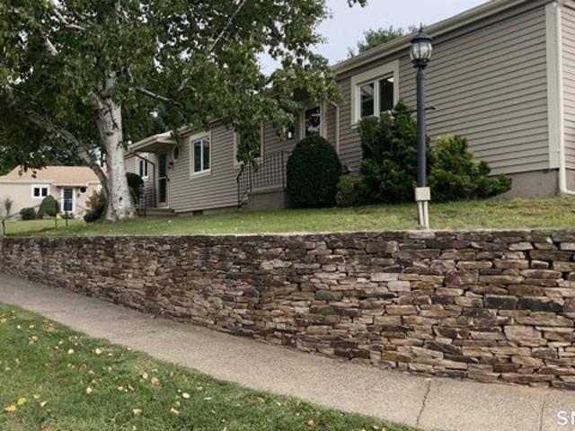 Condo for sale in Southington, Connecticut