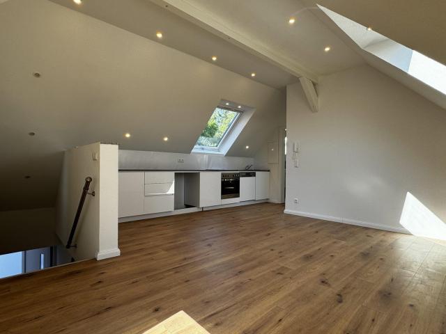 Dachgeschosswohnung mieten in Botnang-Süd, Stuttgart