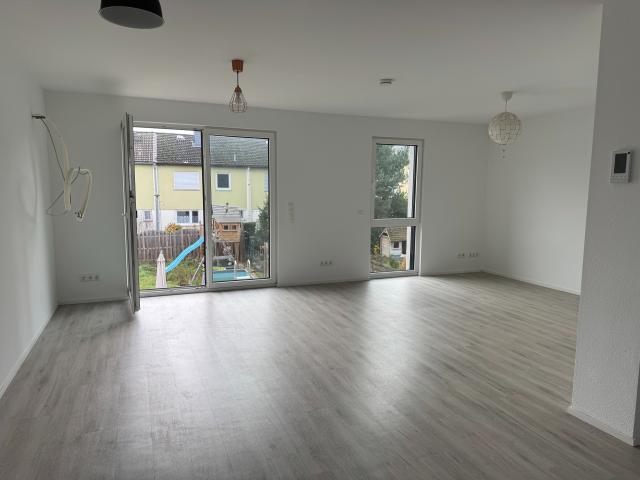 Dachgeschosswohnung kaufen in Mombach, Mainz