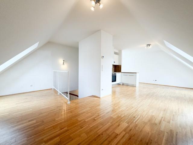 Dachgeschosswohnung kaufen in Wien