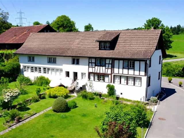 Reihenfamilienhaus kaufen in Egg, Zürich