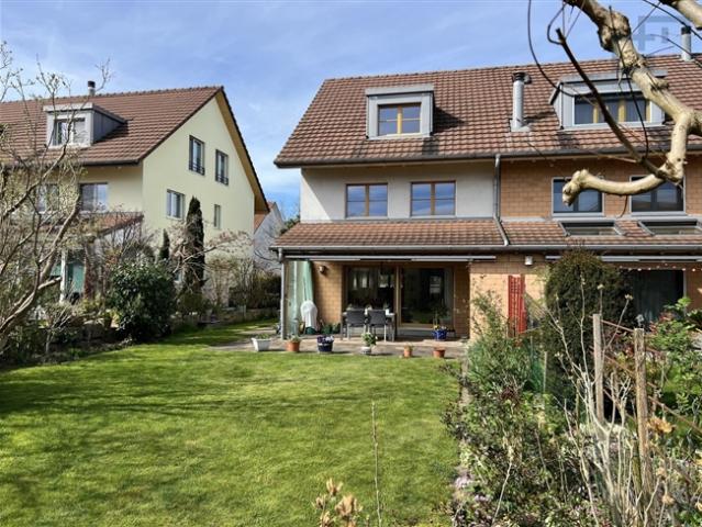 Reihenfamilienhaus mieten in Therwil, Basel-Landschaft