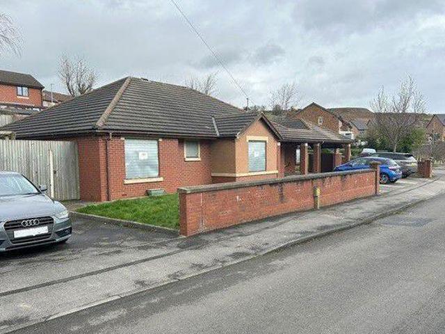 House for sale in Batley, West Yorkshire