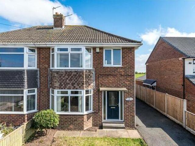 House for sale in Batley, West Yorkshire