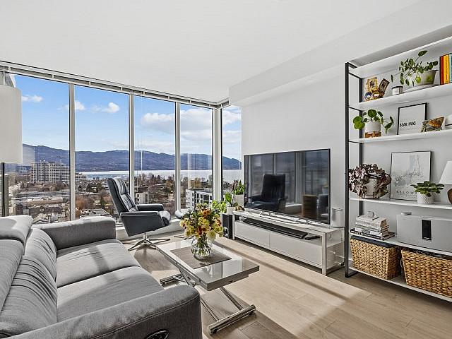 Condo for sale in Winfield, British Columbia