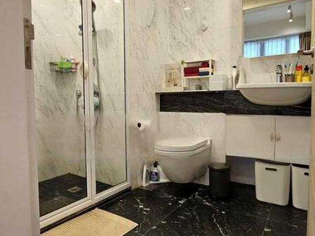 Condominium for sale in Rochor