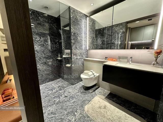 Condominium for sale in Rochor