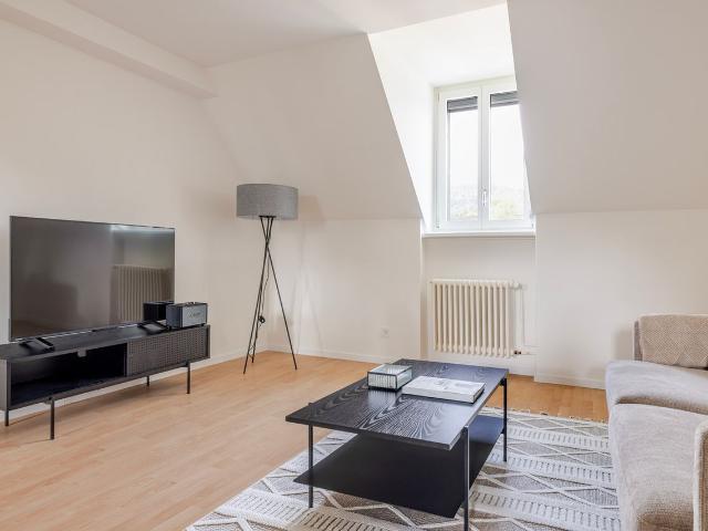 Apartment mieten in Einigen, Zürich