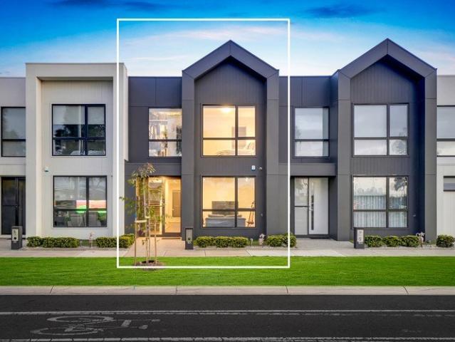 Townhouse for sale in Camerons Creek, Victoria