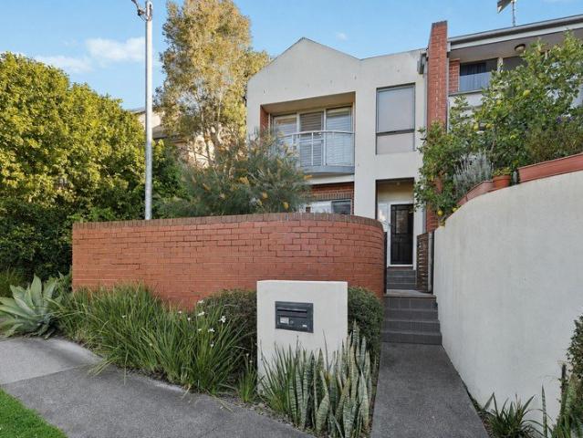 Townhouse for sale in Ambergate, New South Wales