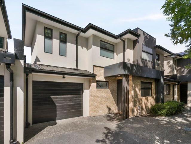 Townhouse for sale in Fawkner, Melbourne