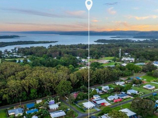 Cottage for sale in Russell Island, Queensland