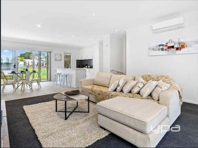 Townhouse for rent in Camerons Creek, Victoria