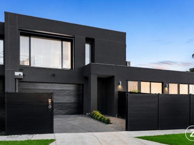 Townhouse for sale in Camerons Creek, Victoria