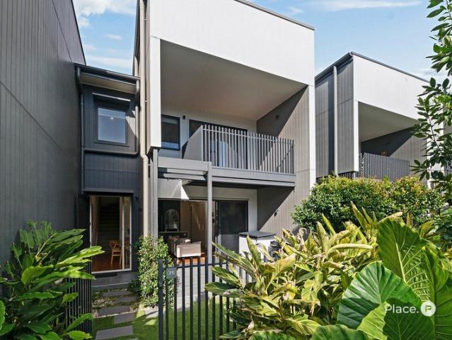 Townhouse for sale in Toombul, Queensland
