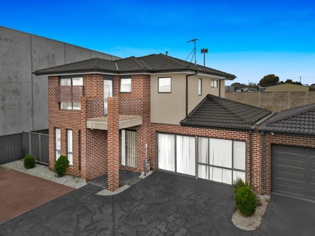 Townhouse for sale in Camerons Creek, Victoria