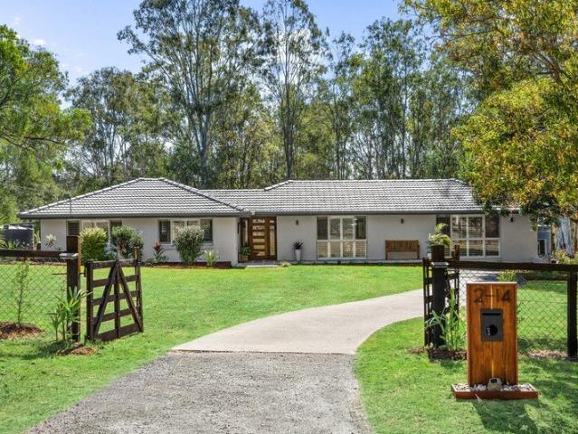 Cottage for sale in Toombul, Queensland